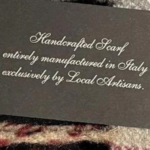 SUPER NICE NWT 100 % LAMBSWOOL MADE IN ITALY SCARF / ITALIAN WOOLLEN TREASURES - Picture 9 of 10
